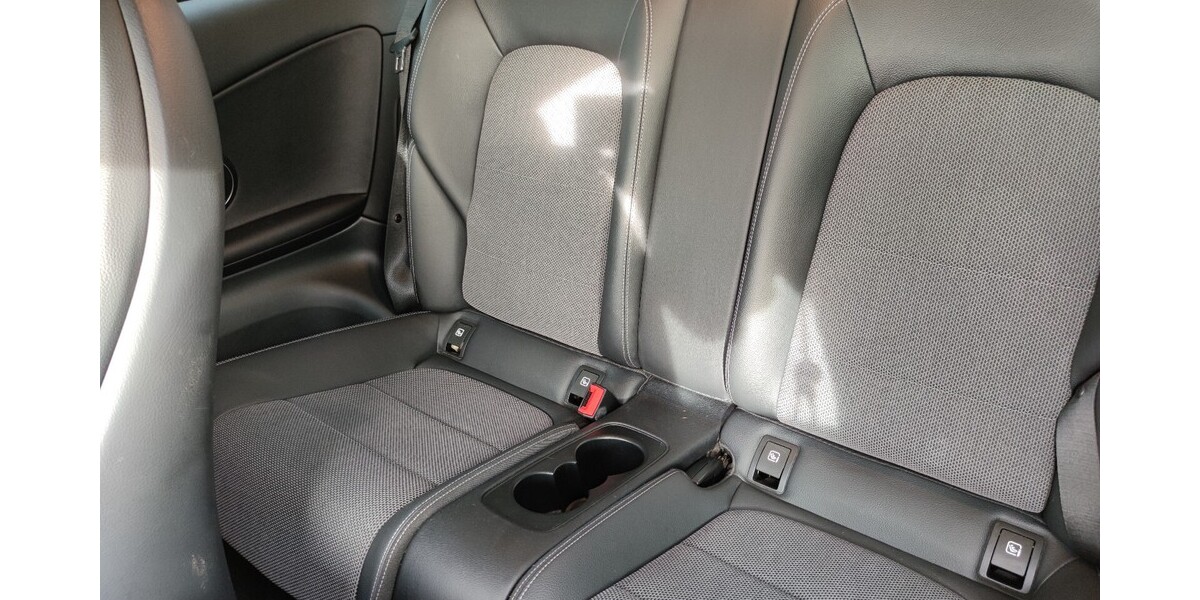 Mercedes-Benz C 200 34.000 km 30.900 &euro; Hepberg 85120