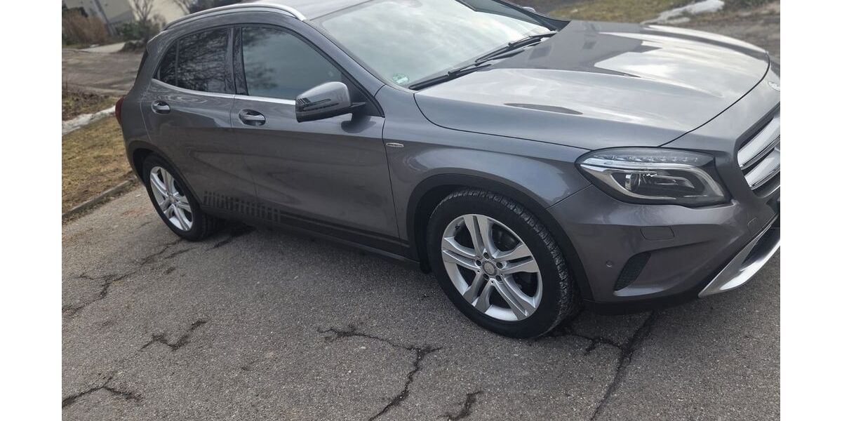 Mercedes-Benz GLA 180 120.000 km 14.950 &euro; Kösching 85092