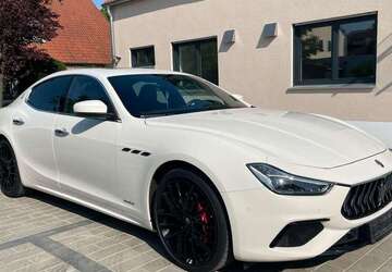 Maserati Ghibli 77.000 km 43.900 &euro; Ingolstadt 85055