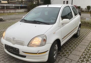 Toyota Yaris 76.749 km 2.400 &euro; Ingolstadt 85051