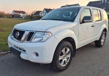 Nissan Pathfinder 256.000 km 4.900 &euro; Kösching 85092