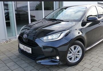 Toyota Yaris 42.310 km 15.990 &euro; Bad Gögging 93333