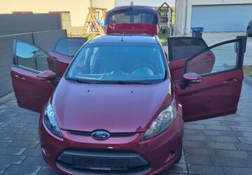 Ford Fiesta 94.141 km 4.499 &euro; Neustadt an der Donau 93333