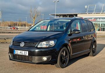 VW Touran 152.600 km 8.995 &euro; Böhmfeld 85113