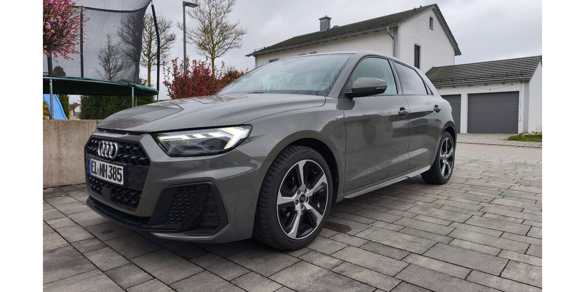 Audi A1 15.528 km 24.990 &euro; Großmehring 85098