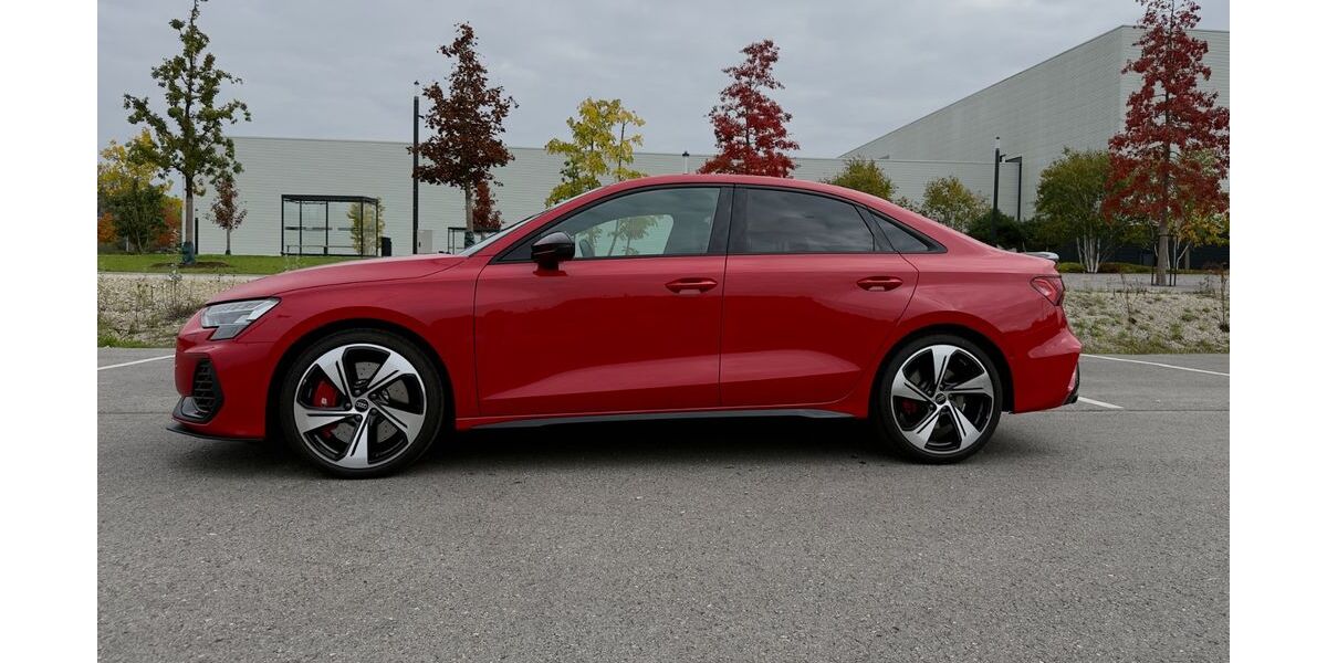 Audi S3 18.000 km 45.900 &euro; Stammham 85134