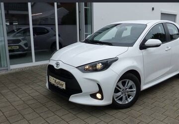 Toyota Yaris 25.000 km 16.400 &euro; Bad Gögging 93333