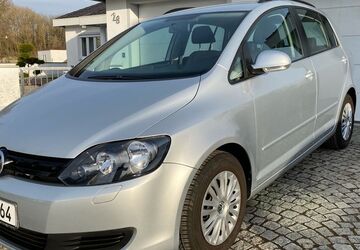 VW Golf Plus 42.000 km 9.450 &euro; Pfoerring 85104