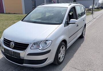 VW Touran 157.600 km 4.799 &euro; stammham 85134