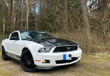 Ford Mustang 129.000 km 16.000 &euro; Baar Ebenhausen 85107