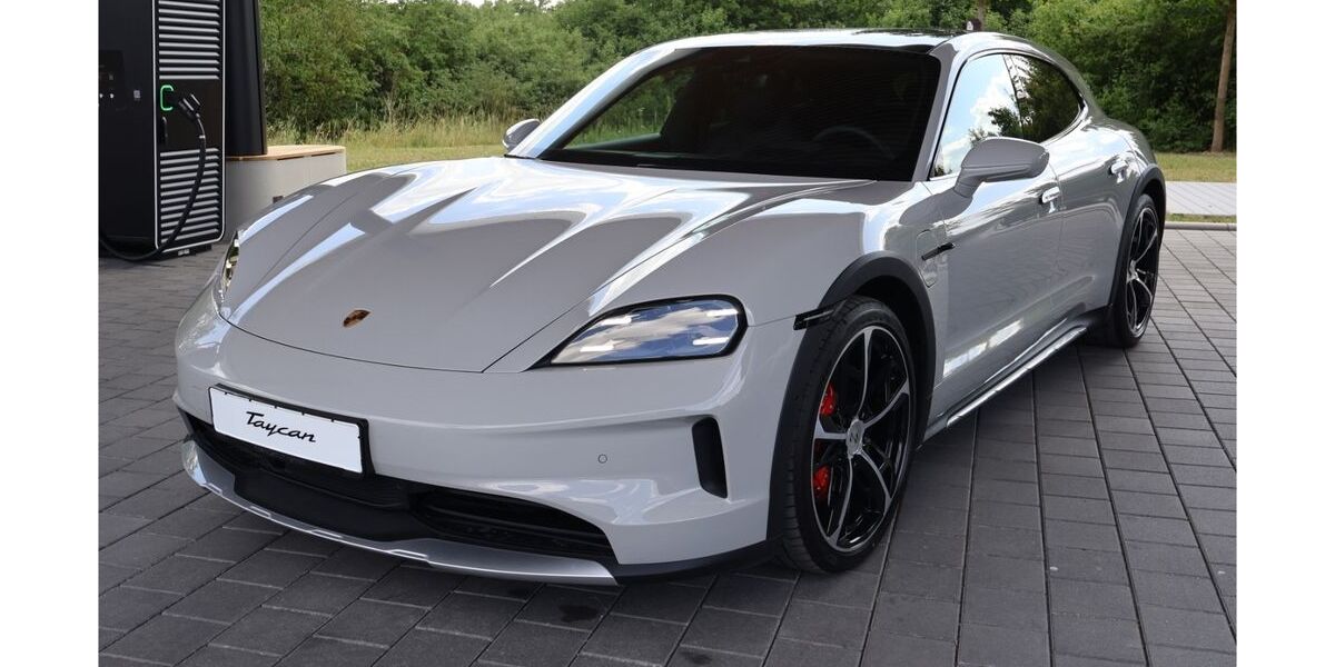 Porsche Taycan 9.900 km 143.800 &euro; Ingolstadt 85053