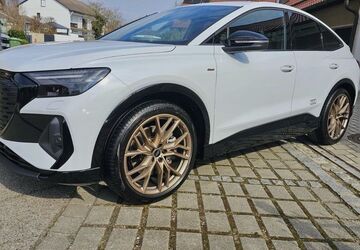 Audi Q4 15.500 km 45.900 &euro; Pförring 85104