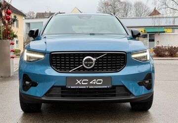 Volvo XC40 8.619 km 38.900 &euro; Pfaffenhofen 85276