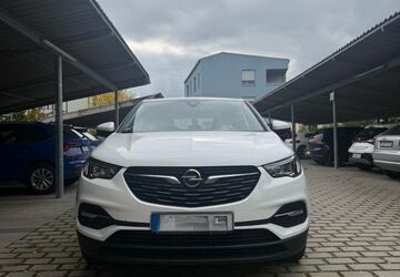 Opel Grandland (X) 31.000 km 13.990 &euro; Neuburg an der Donau 86633